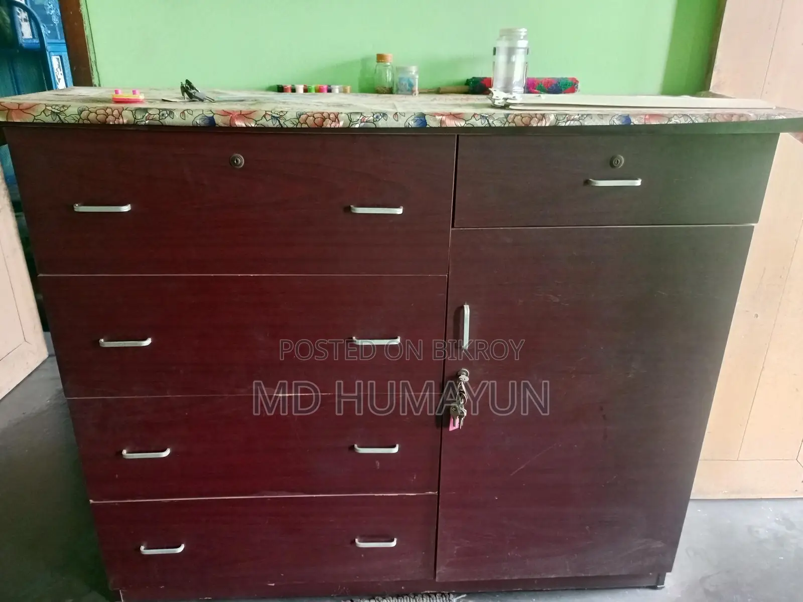 Wardrobe Sell