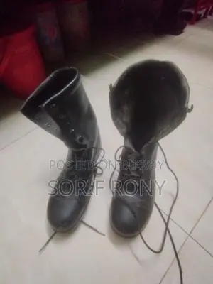 বুট বিক্রির জন্য