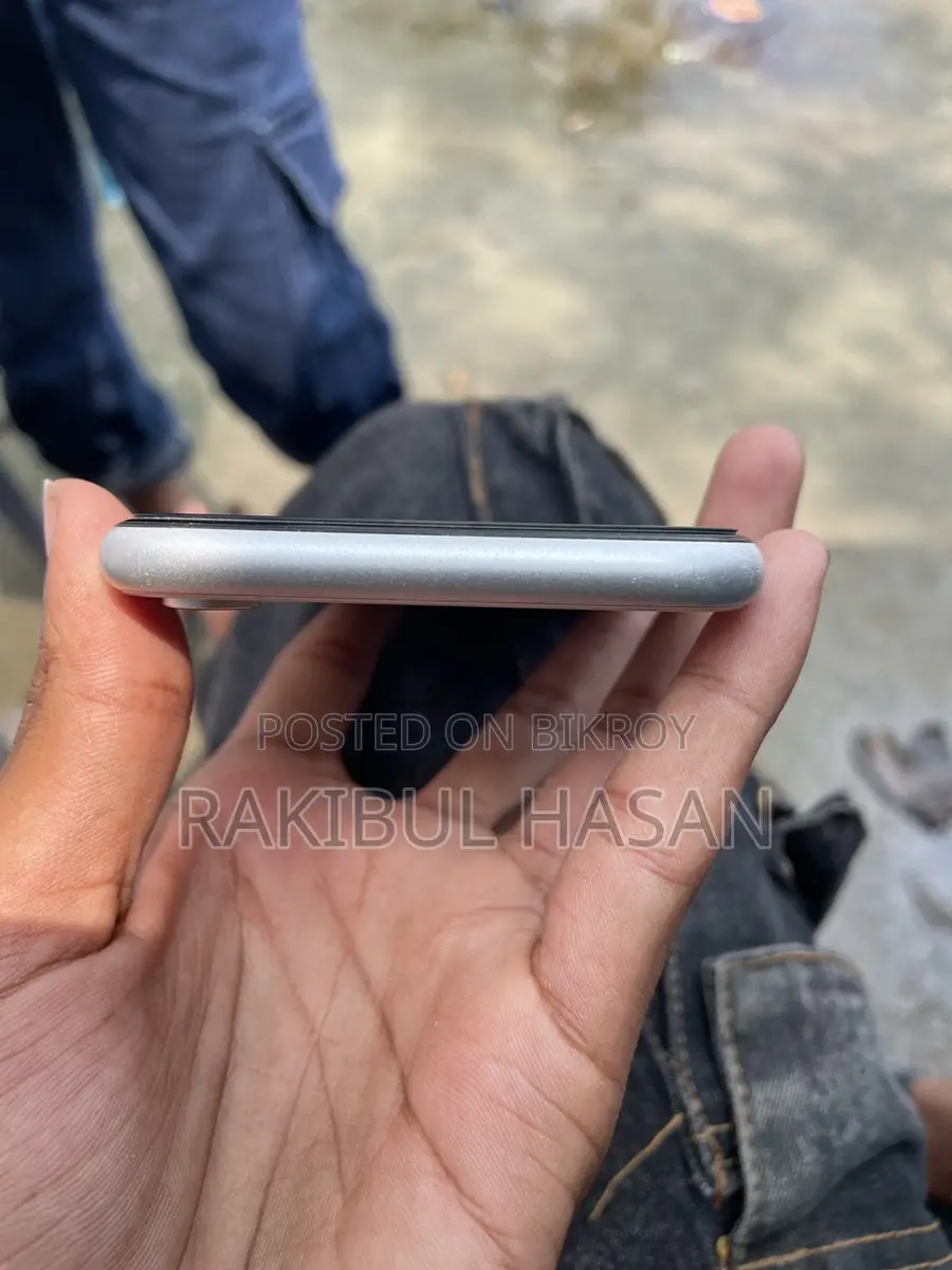 অ্যাপল আইফোন এক্সআর (ব্যবহৃত)