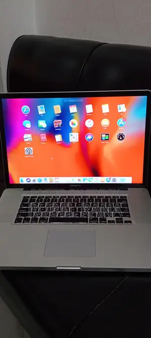 Core i7 Apple MacBook Laptop with Big Display - All OK
