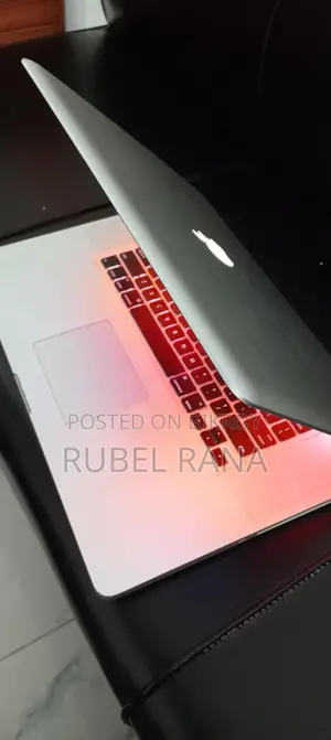 Core i7 Apple MacBook Laptop with Big Display - All OK