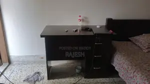 ২টি আলমারি, কিং সাইজ বেড, টেবিল ও ৫টি সোফা বিক্রয় হবে