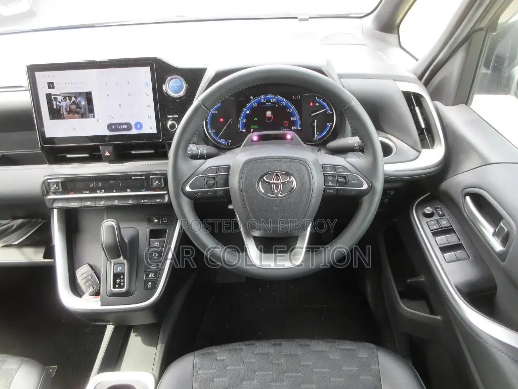 Toyota Voxy SZ PACKAGE 2023