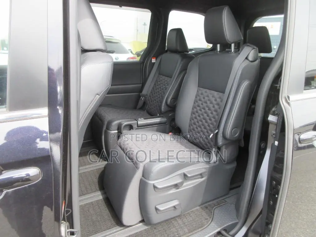 Toyota Voxy SZ PACKAGE 2023