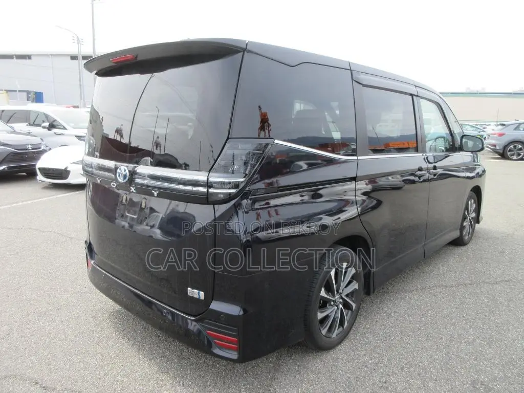 Toyota Voxy SZ PACKAGE 2023