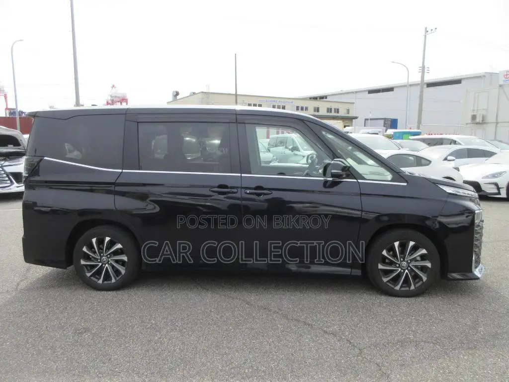Toyota Voxy SZ PACKAGE 2023