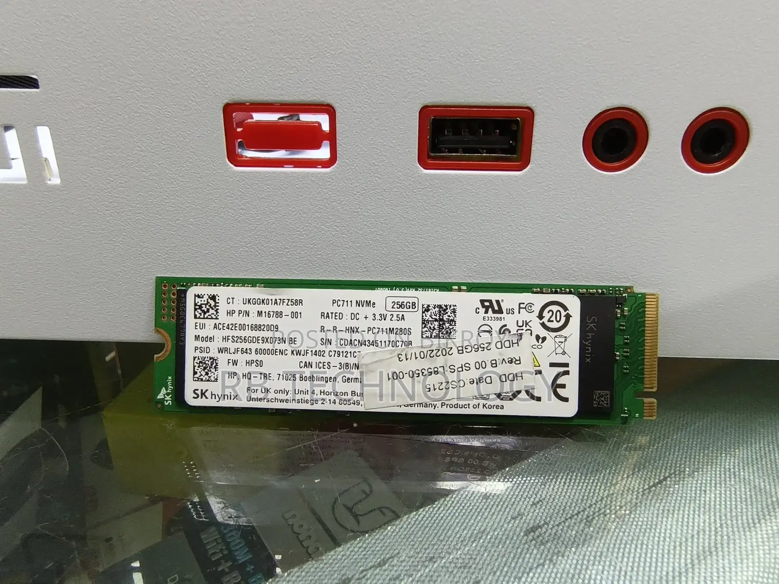 SK Hynix 256GB NVME SSD ( WARRANTY 1 YEAR )