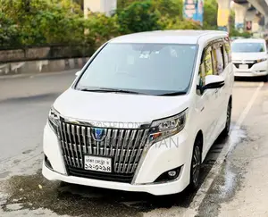 Toyota Esquire 2018