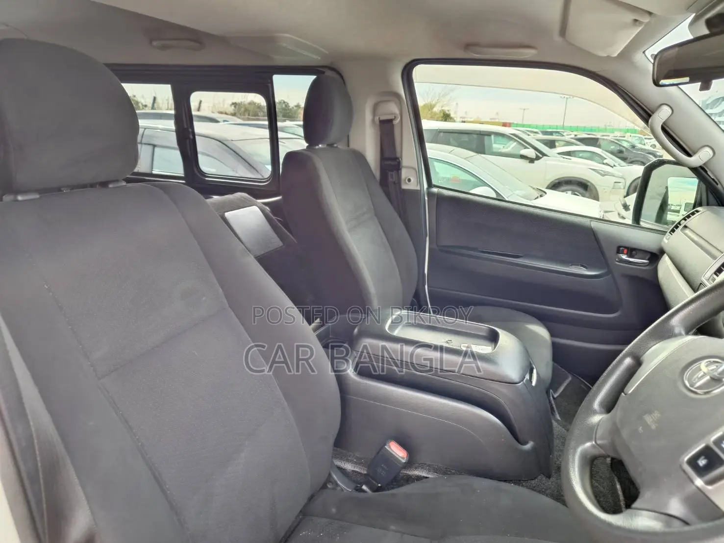 Toyota Hiace SUPER GL রেডি ঢাকা ২০২১