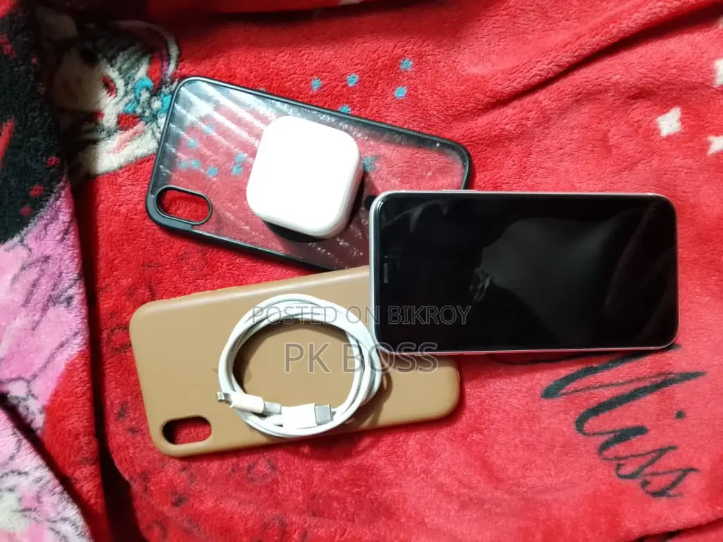 Apple iPhone XR 64 GB White