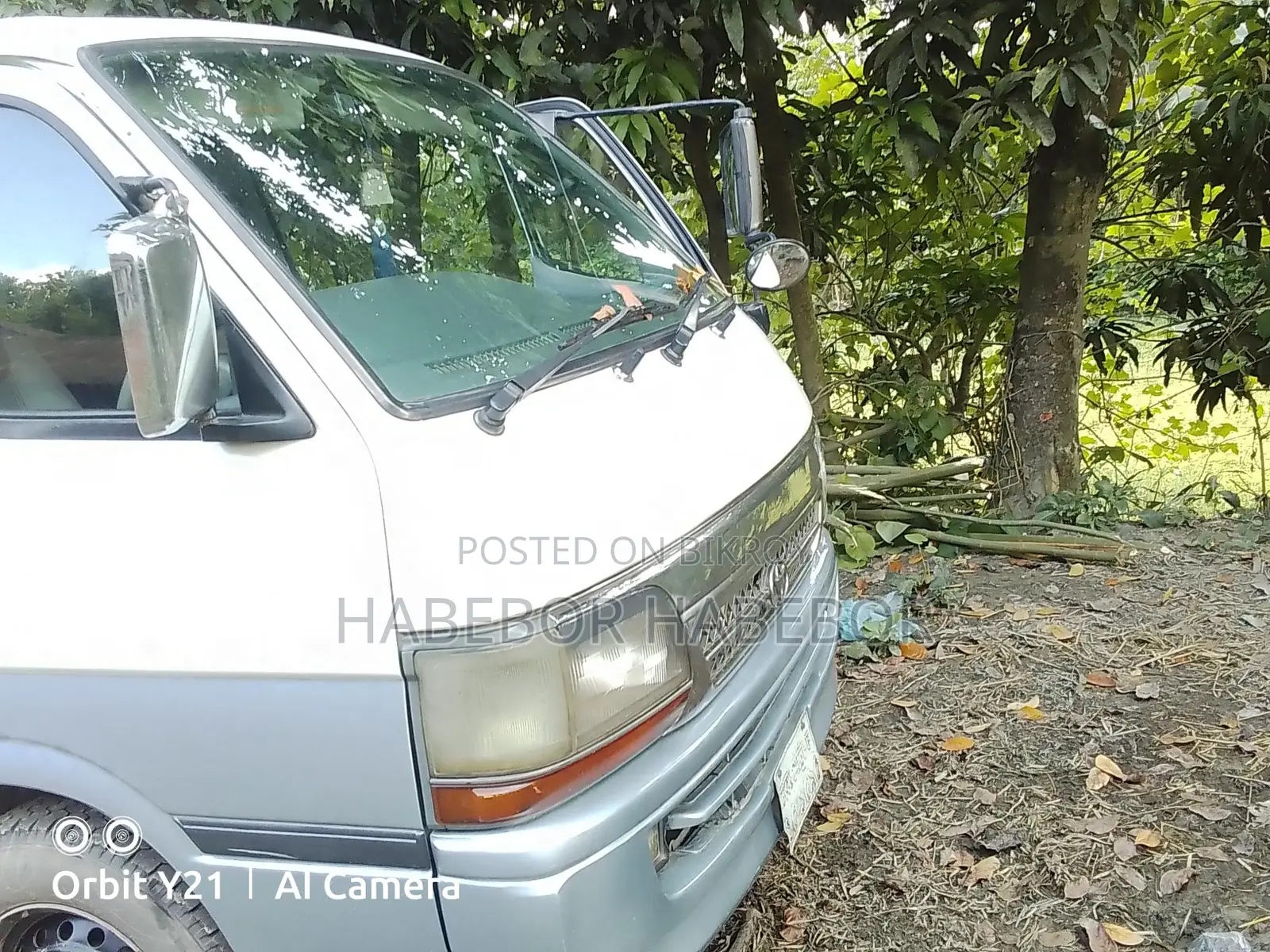 Toyota Hiace . 2004