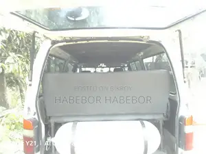 Toyota Hiace . 2004