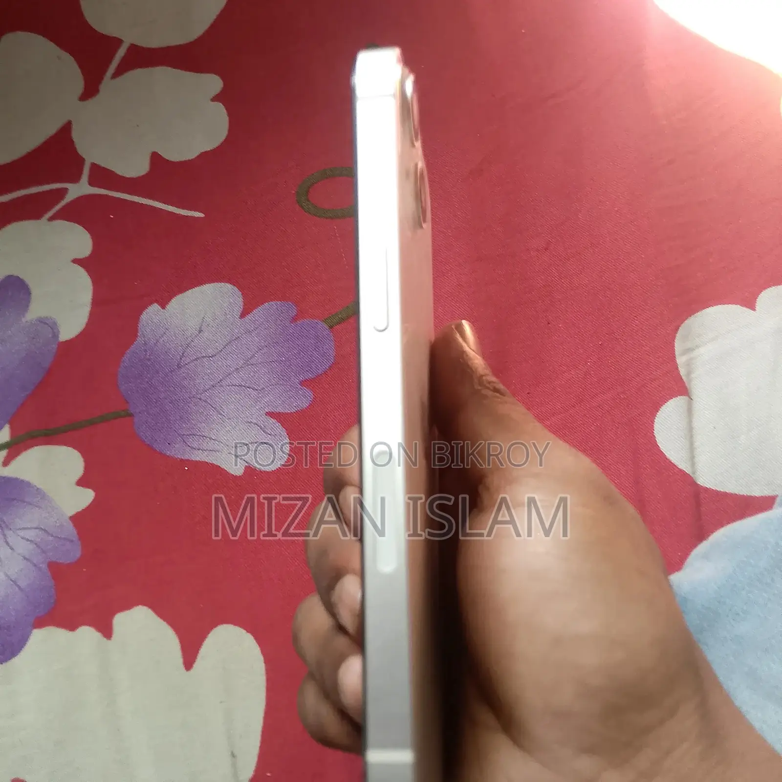 Apple iPhone 13 (Used)