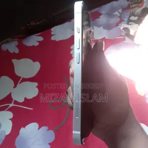 Apple iPhone 13 (Used)
