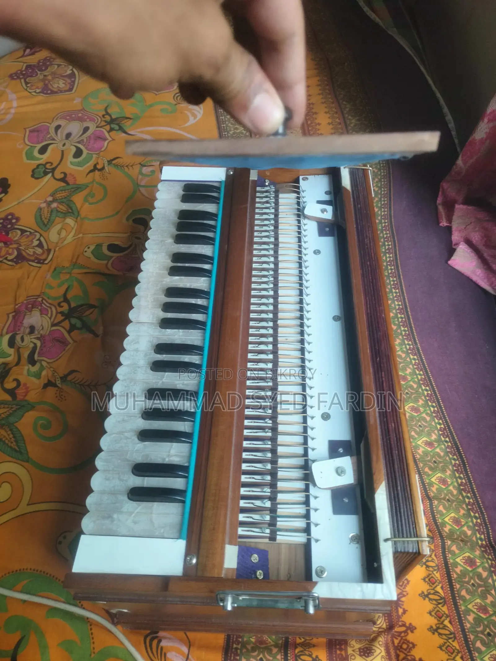 Urgent Sale: Harmonium (Used for only 2 months)