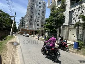 Block-F, 3-Katha, South-Facing, Urgent Sale, Bashundhara R/A
