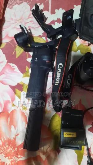 Camera canon 250D