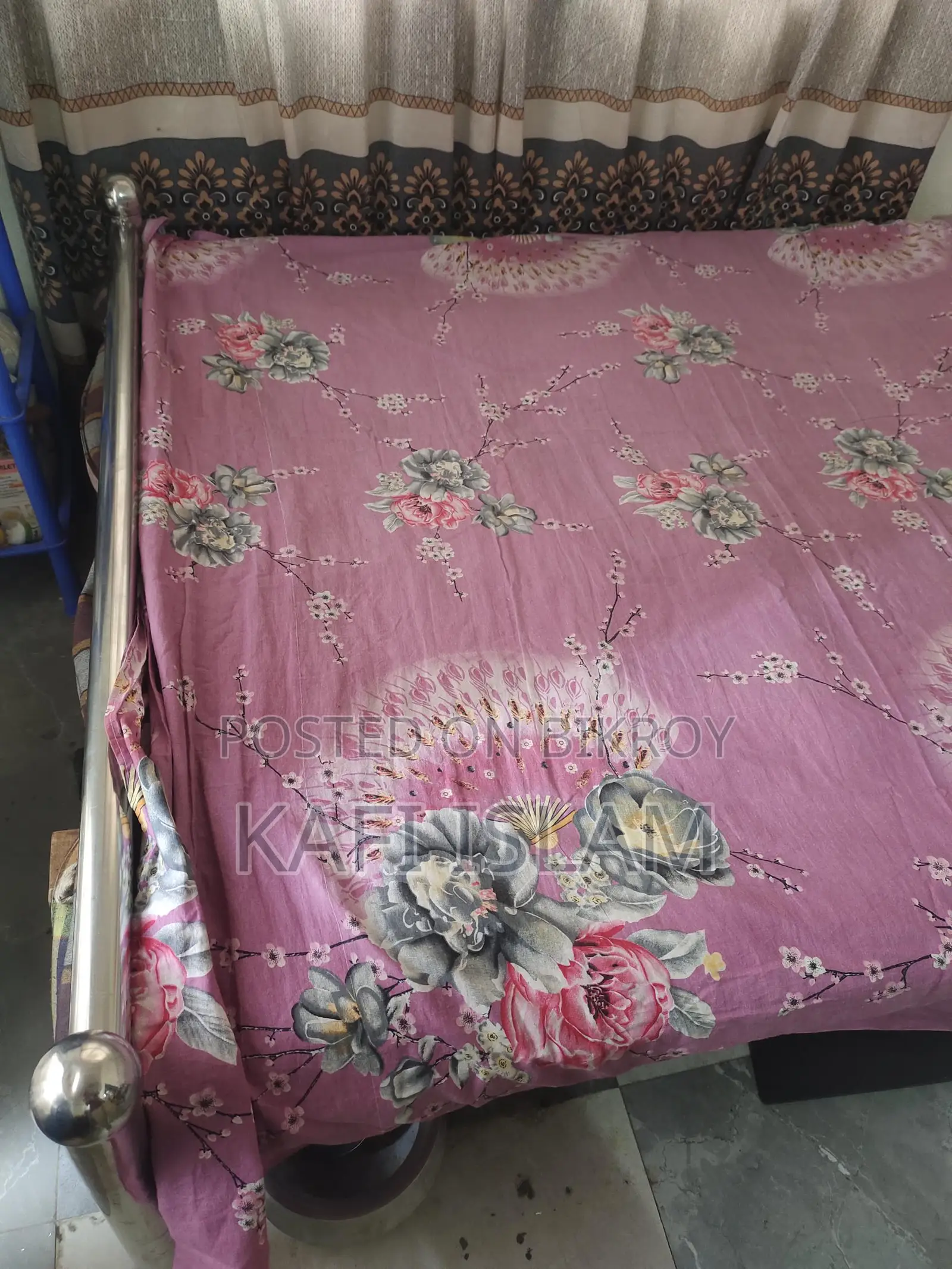 স্টিলের খাট
