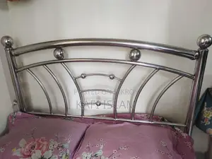 স্টিলের খাট