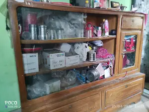 Showcases Sell