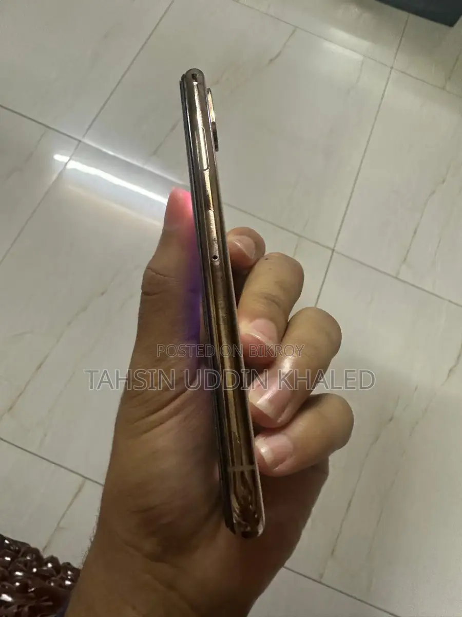 Apple iPhone XS (Used)