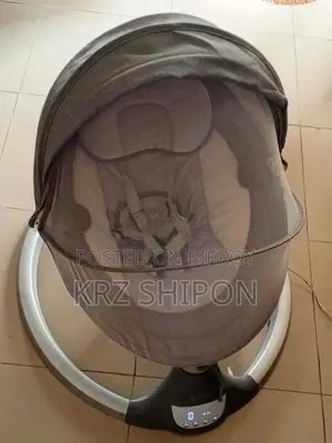 Luxury Electric Baby Cradle (Bluetooth, Music & Timer) Like New