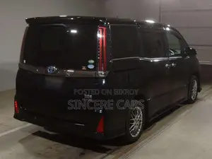 Toyota Noah SI WXB 3 HYB 3.5 2021