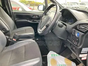 Toyota Noah SI WXB 3 HYB 3.5 2021