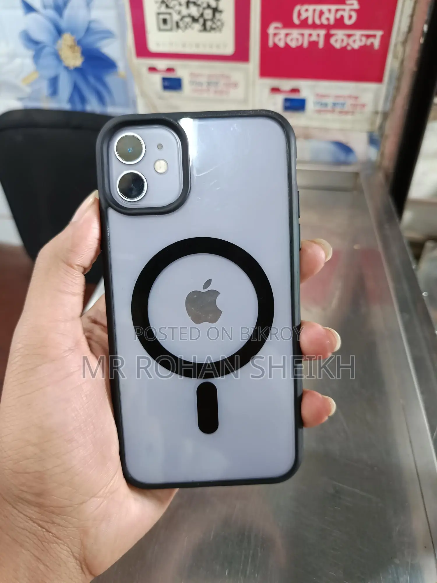 Apple iPhone 11 . (Used)