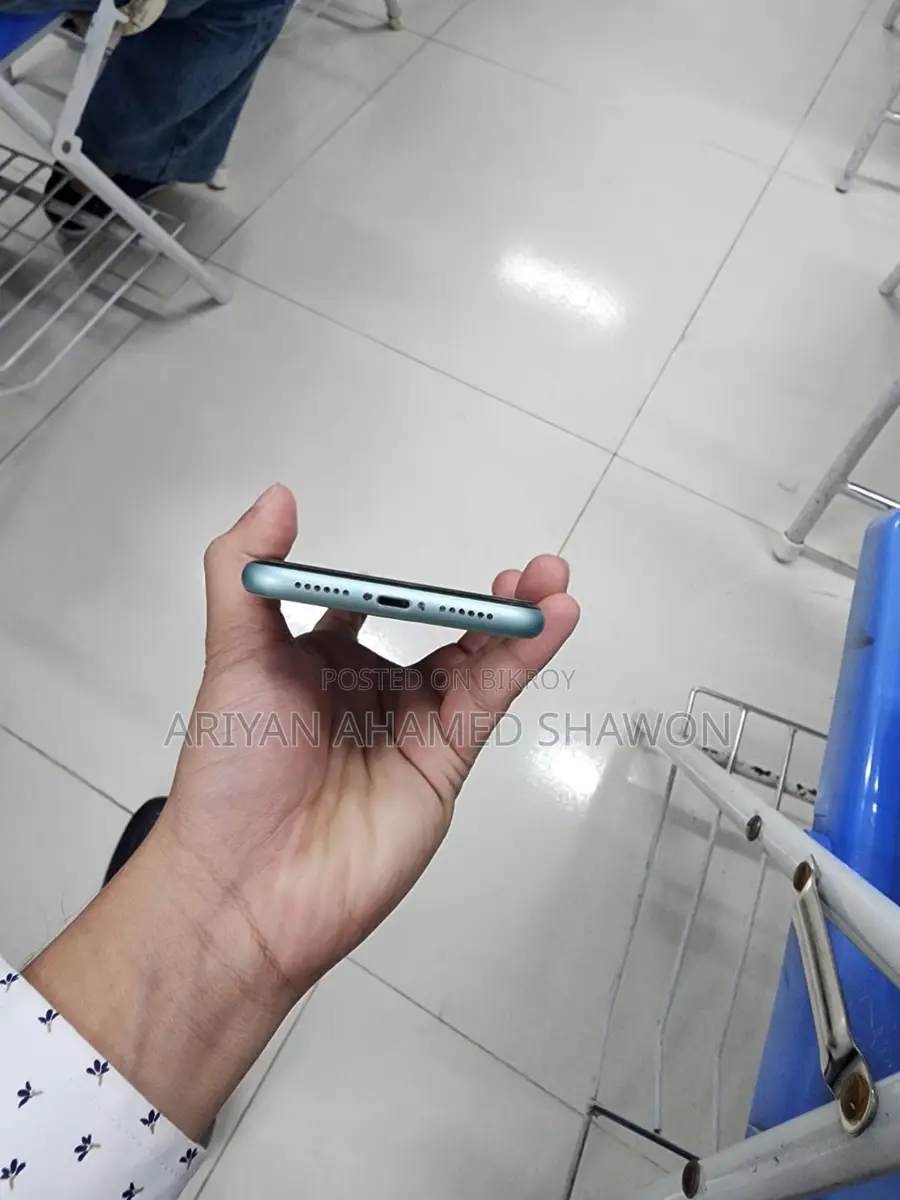 Apple iPhone 11 (Used)