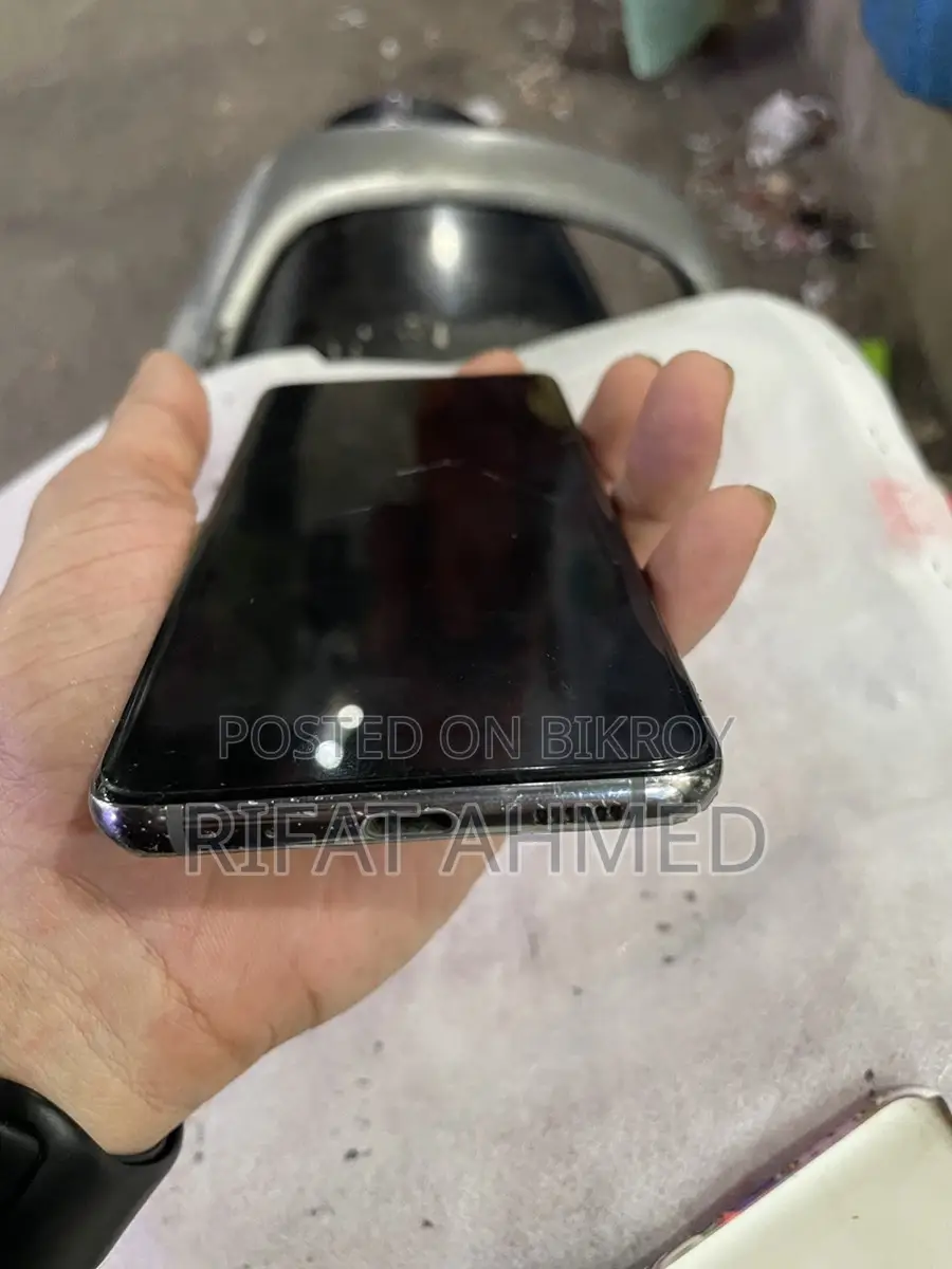 Samsung galaxy s205g 12/128 (Used)