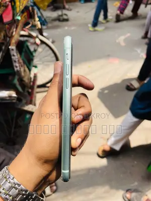Apple iPhone 11 (Used)