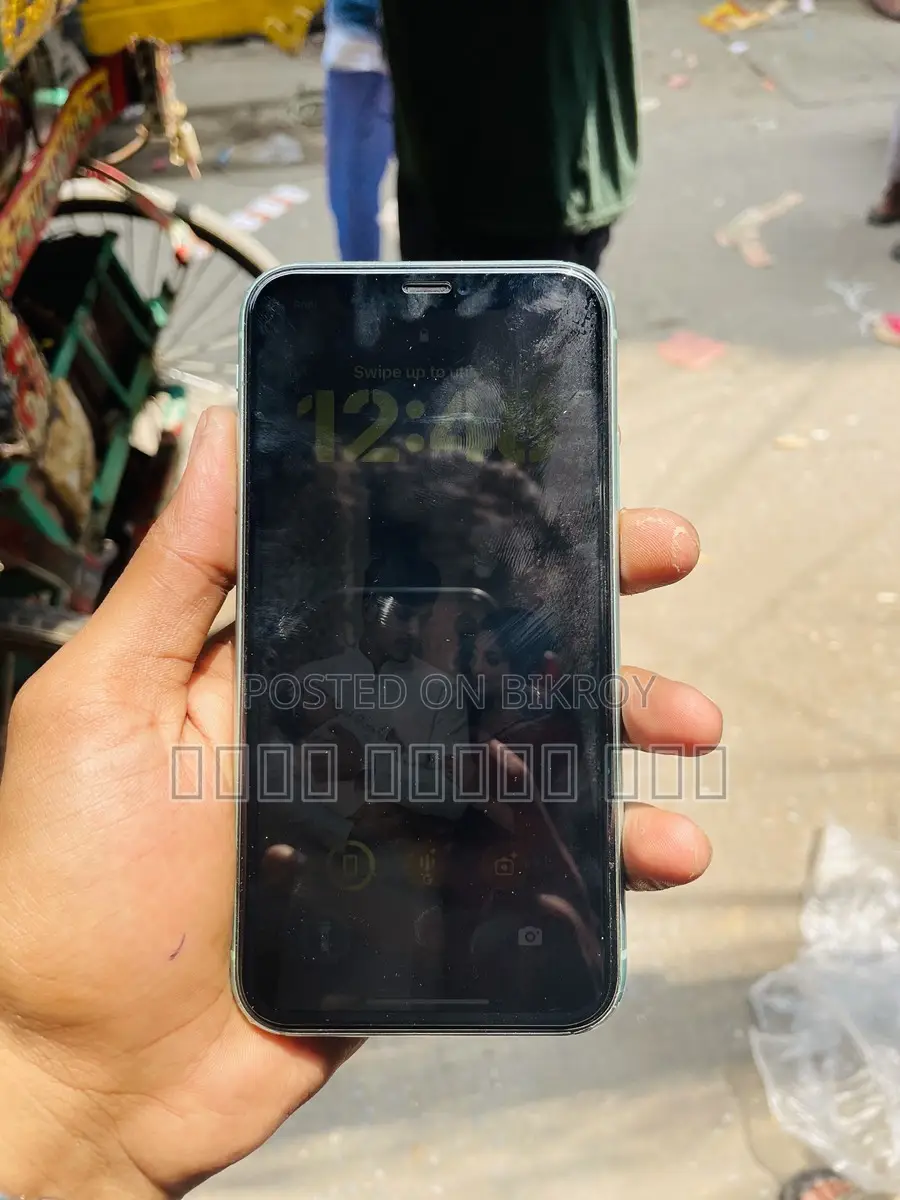 Apple iPhone 11 (Used)
