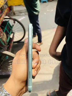 Apple iPhone 11 (Used)