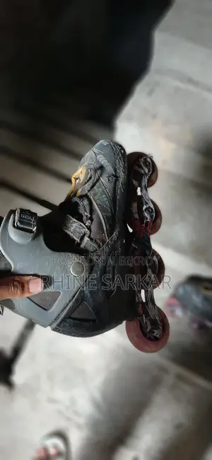 স্কেটিং শু