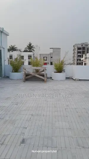 2400 sq ft 3 bedroom new luxurious semi-furnished flat for rent