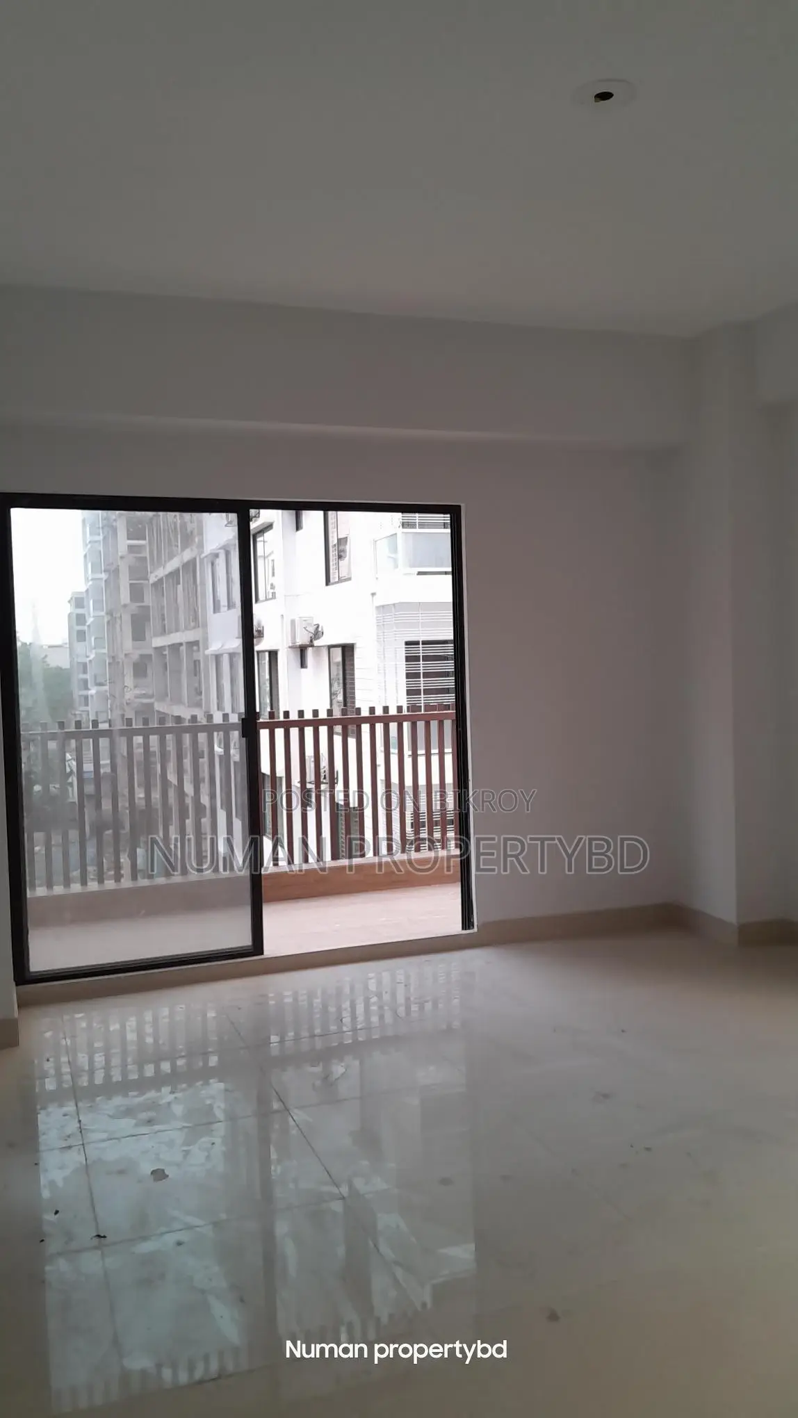 2400 sq ft 3 bedroom new luxurious semi-furnished flat for rent