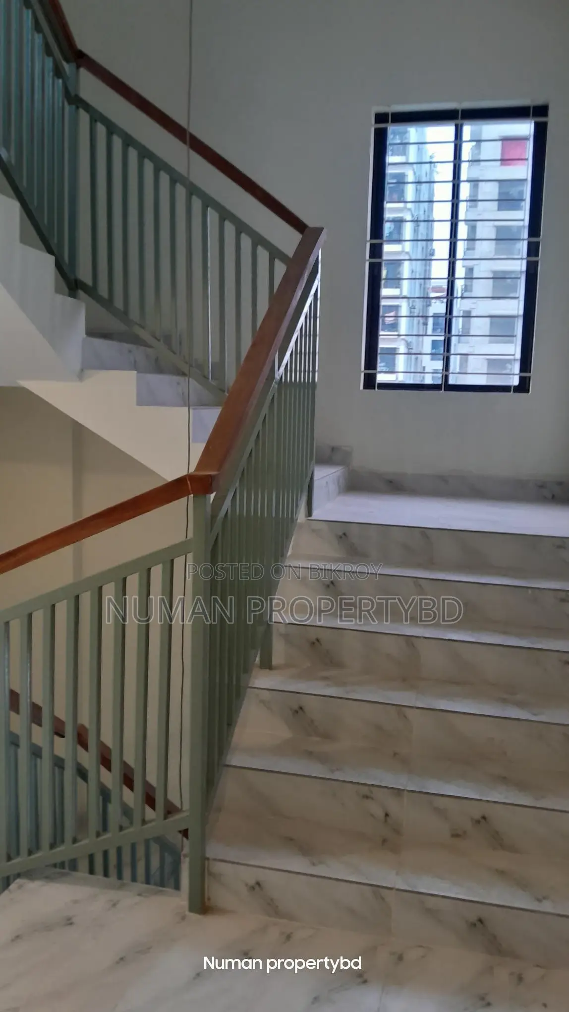 2400 sq ft 3 bedroom new luxurious semi-furnished flat for rent