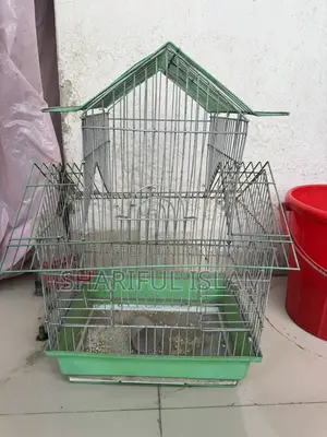 পাখির খাচার সাথে পানির পট ফ্রি