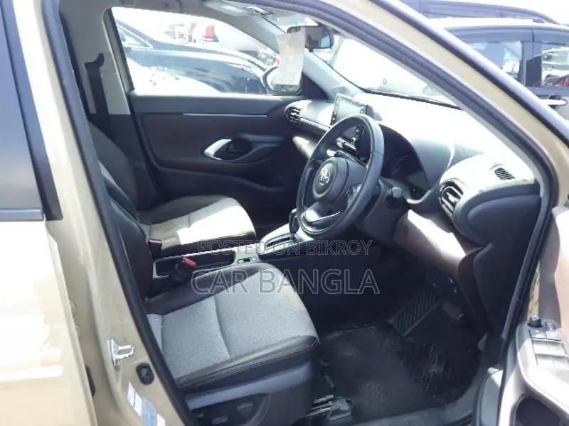 Toyota Yaris Cross 𝐙 𝐋𝐄𝐀𝐓𝐇𝐄𝐑 2021