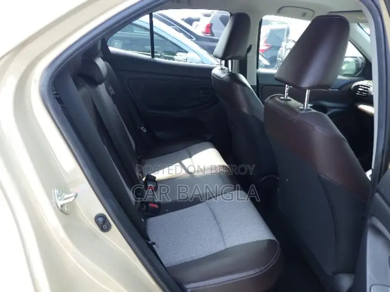 Toyota Yaris Cross 𝐙 𝐋𝐄𝐀𝐓𝐇𝐄𝐑 2021