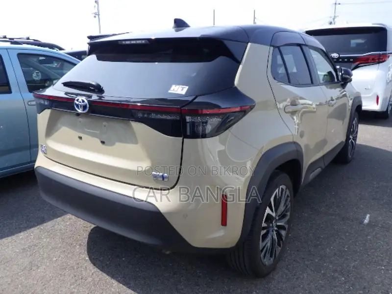 Toyota Yaris Cross 𝐙 𝐋𝐄𝐀𝐓𝐇𝐄𝐑 2021