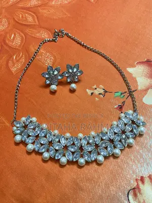Neck choker necklace