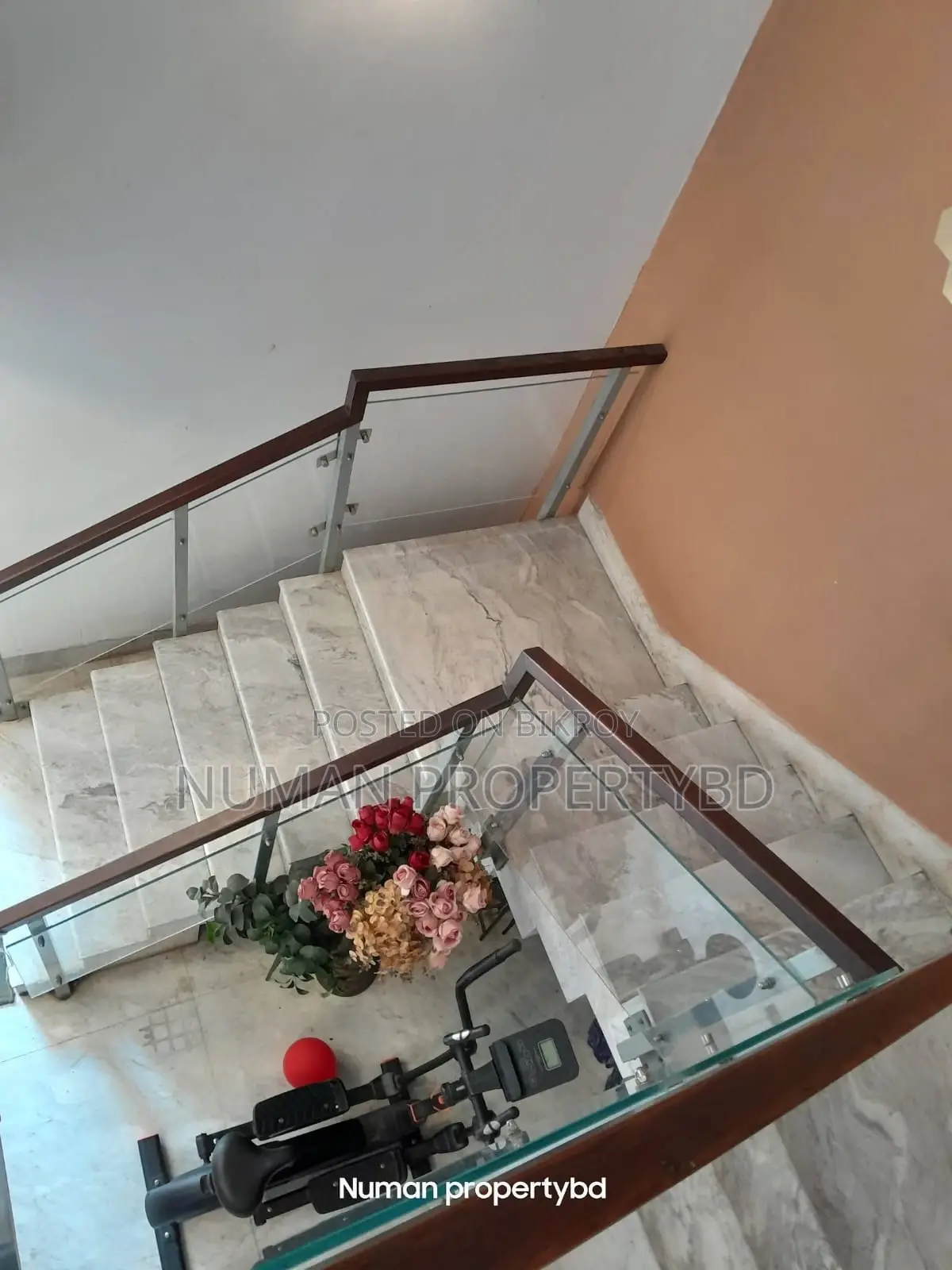 South-facing 4400 sq ft duplex 5 bedroom luxurious semi-furnished flat for rent