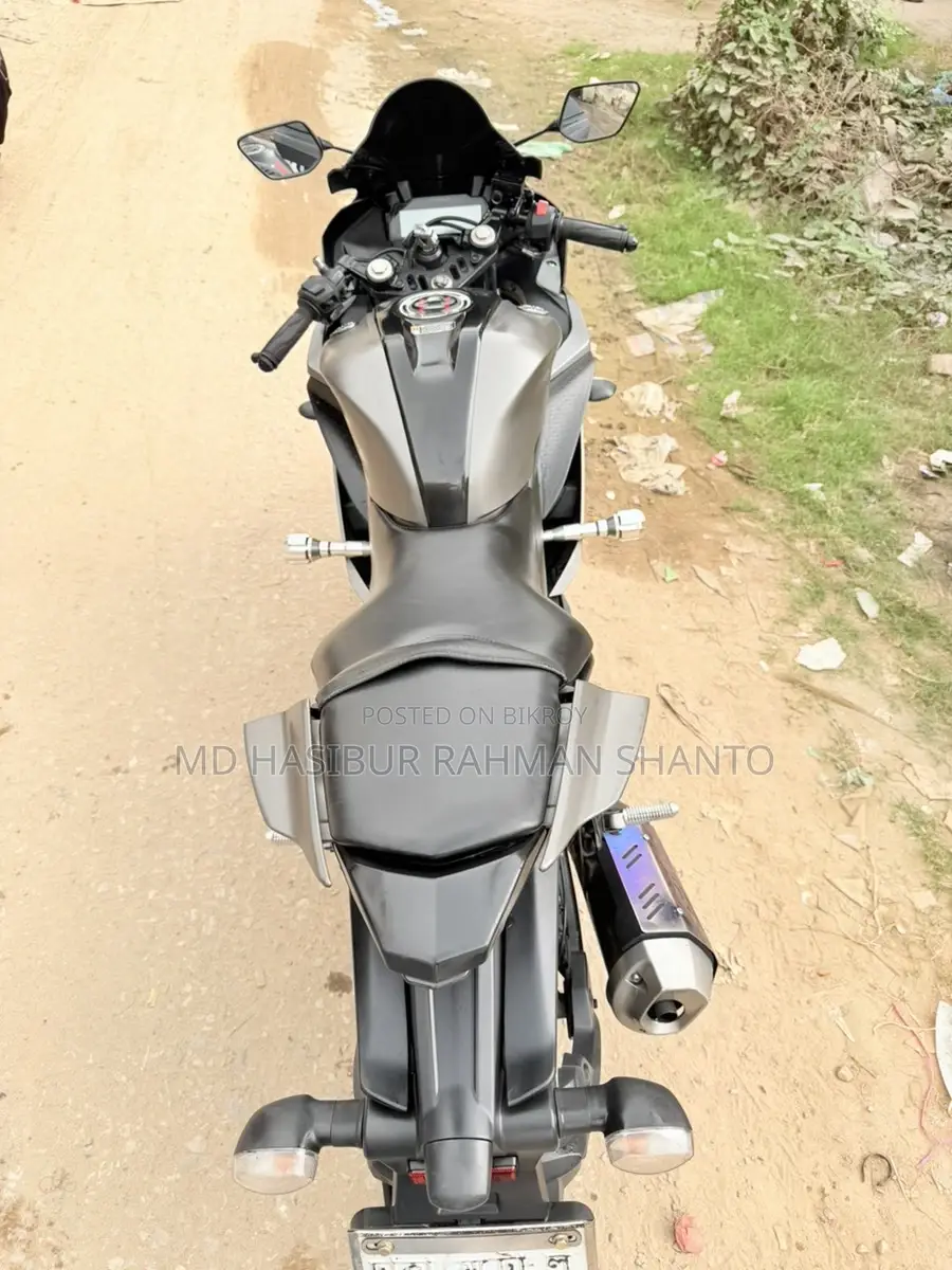 Yamaha R15 V3 BS6 2021