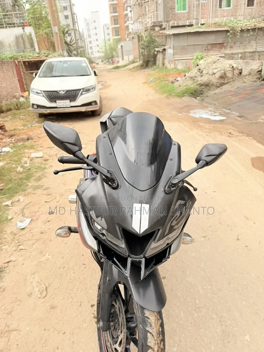 Yamaha R15 V3 BS6 2021