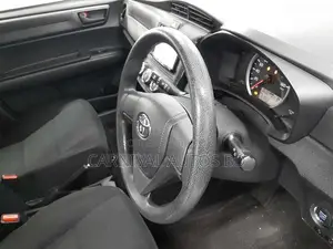 Toyota Axio EX NON HYBRID WHITE 2020