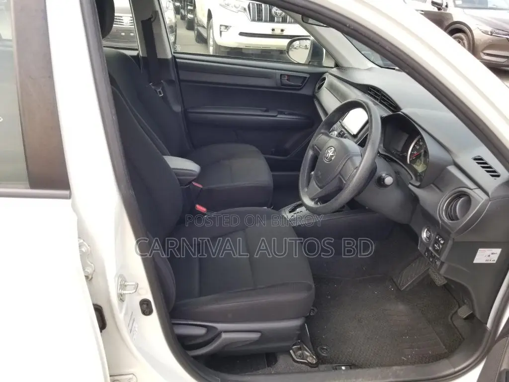Toyota Axio EX NON HYBRID WHITE 2020