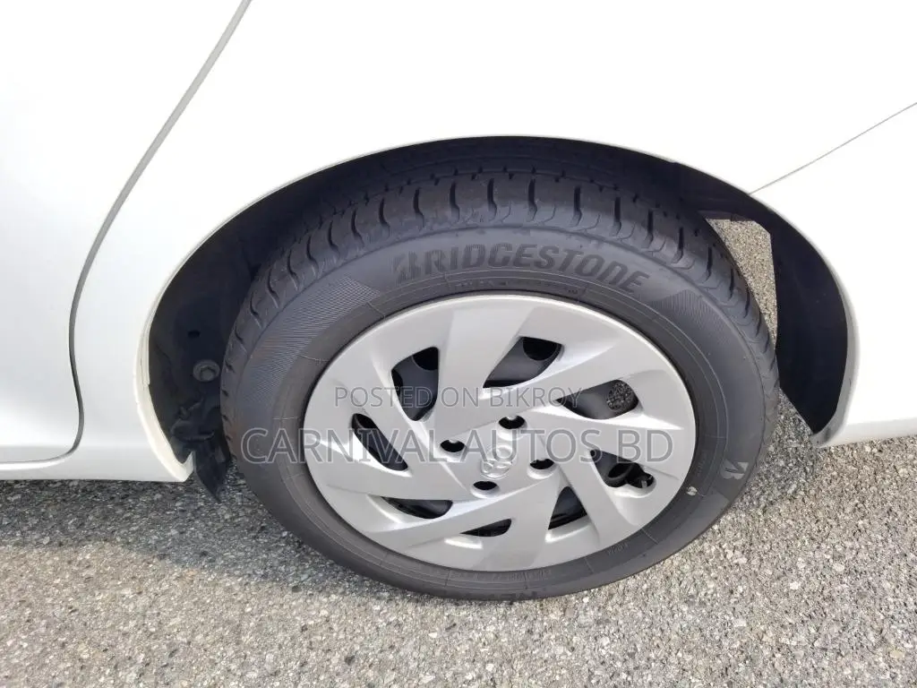 Toyota Axio EX NON HYBRID WHITE 2020