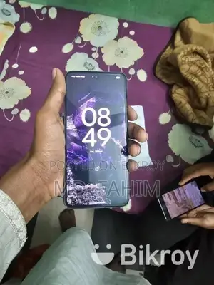Google Pixel 8 . (Used)